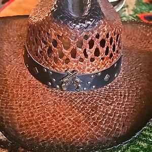 Womens size medium straw hat